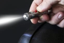 True Utility Laserlite+ -Camping Soldes Boutique lampe torche true utility laserlite 06