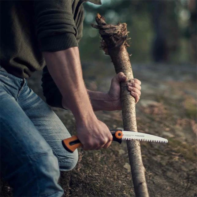 Scie Fiskars Xtract SW73 Scie Fiskars Xtract SW73 -Camping Soldes Boutique scie pliable fiskars xtract sw73