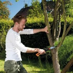 Scie Fiskars Xtract SW75 -Camping Soldes Boutique scie pliable fiskars xtract sw75 02
