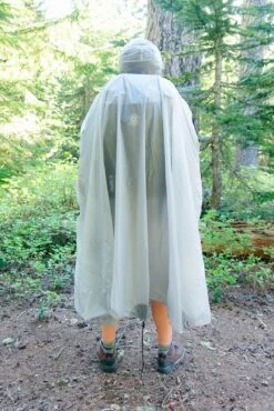 Six Moon Designs Gatewood Cape -Camping Soldes Boutique six moon design gatewood cape 04