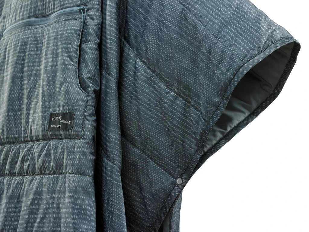 Thermarest Honcho Poncho Therm-a-Rest Thermarest Honcho Poncho -Camping Soldes Boutique thermarest honcho poncho bluewoven 03