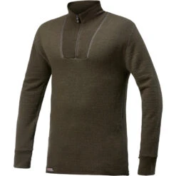 Woolpower Zip Turtleneck 400 -Camping Soldes Boutique zip turtleneck 400 pine green male isolated